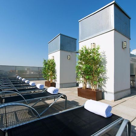 Neomagna Madrid Hotel Екстериор снимка
