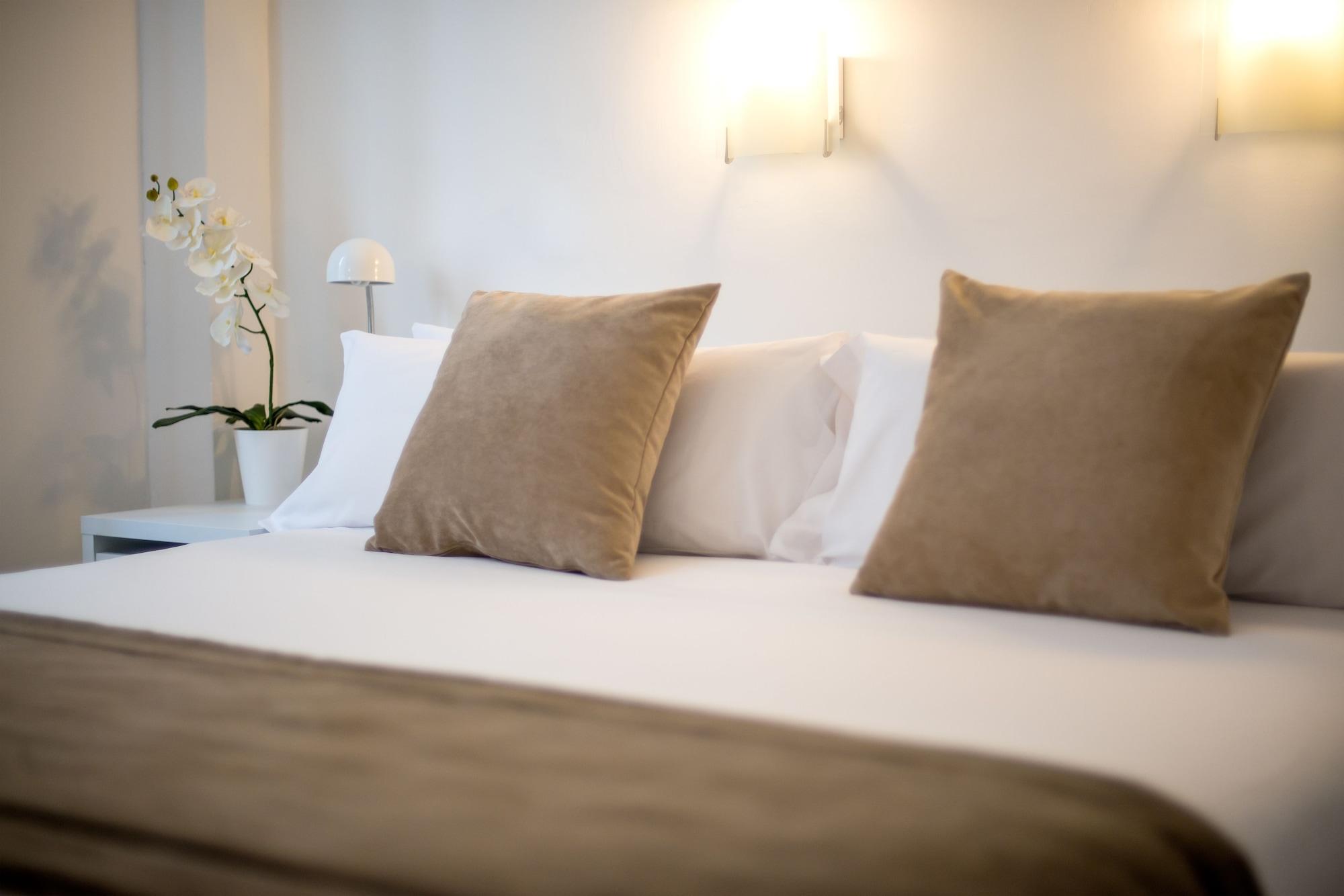 Neomagna Madrid Hotel Екстериор снимка