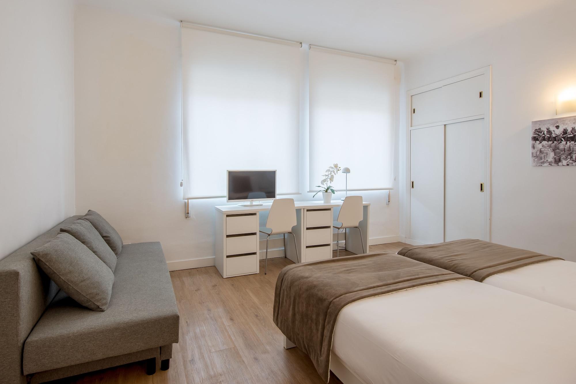 Neomagna Madrid Hotel Екстериор снимка