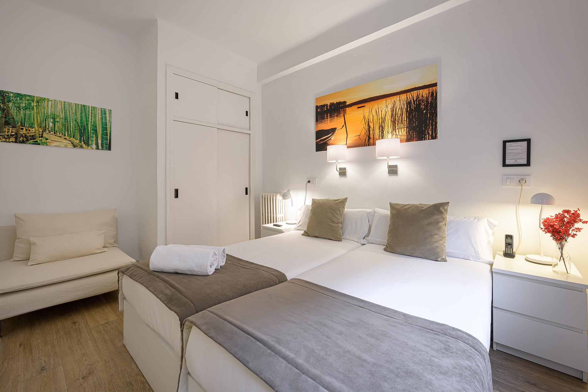 Neomagna Madrid Hotel Екстериор снимка