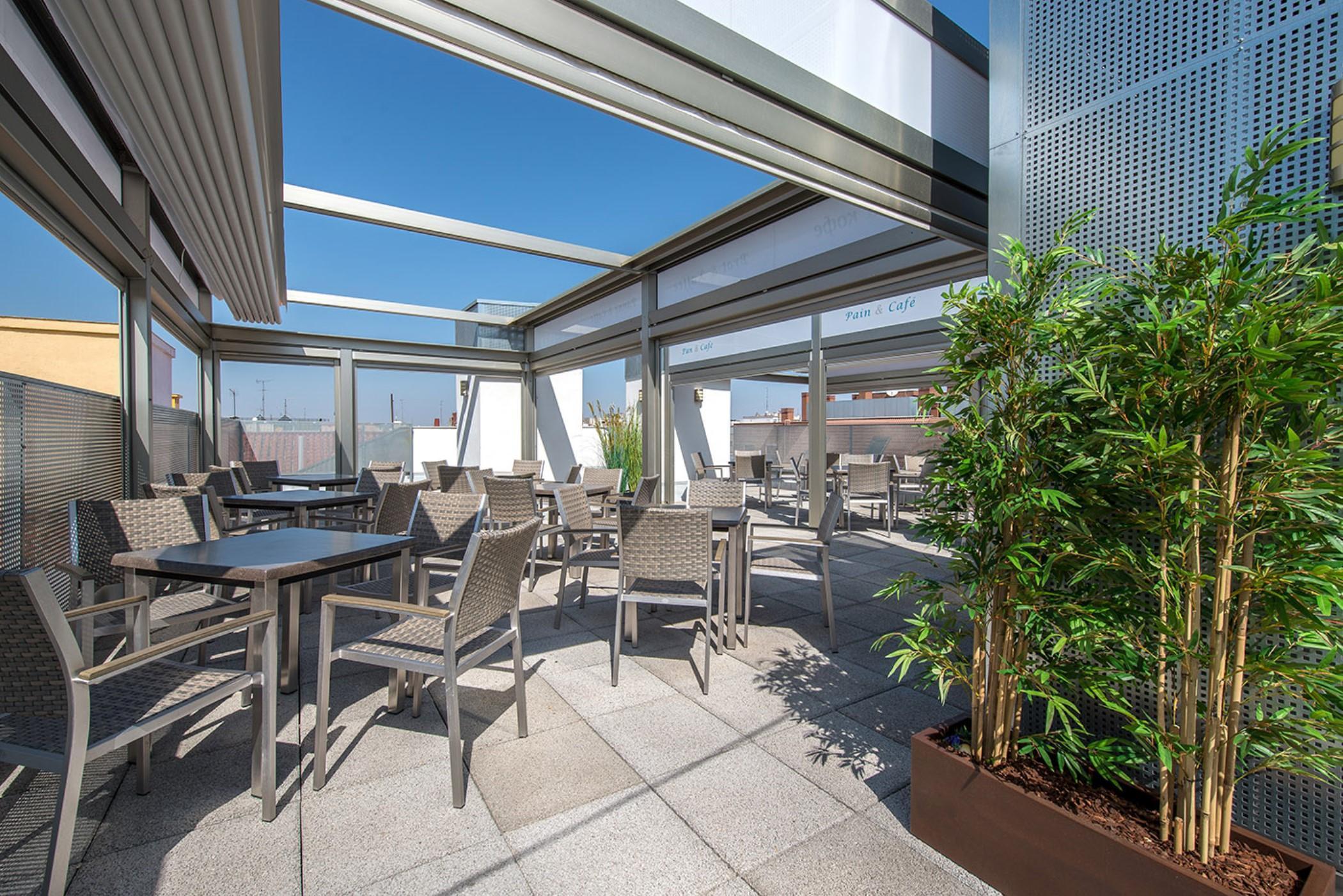 Neomagna Madrid Hotel Екстериор снимка