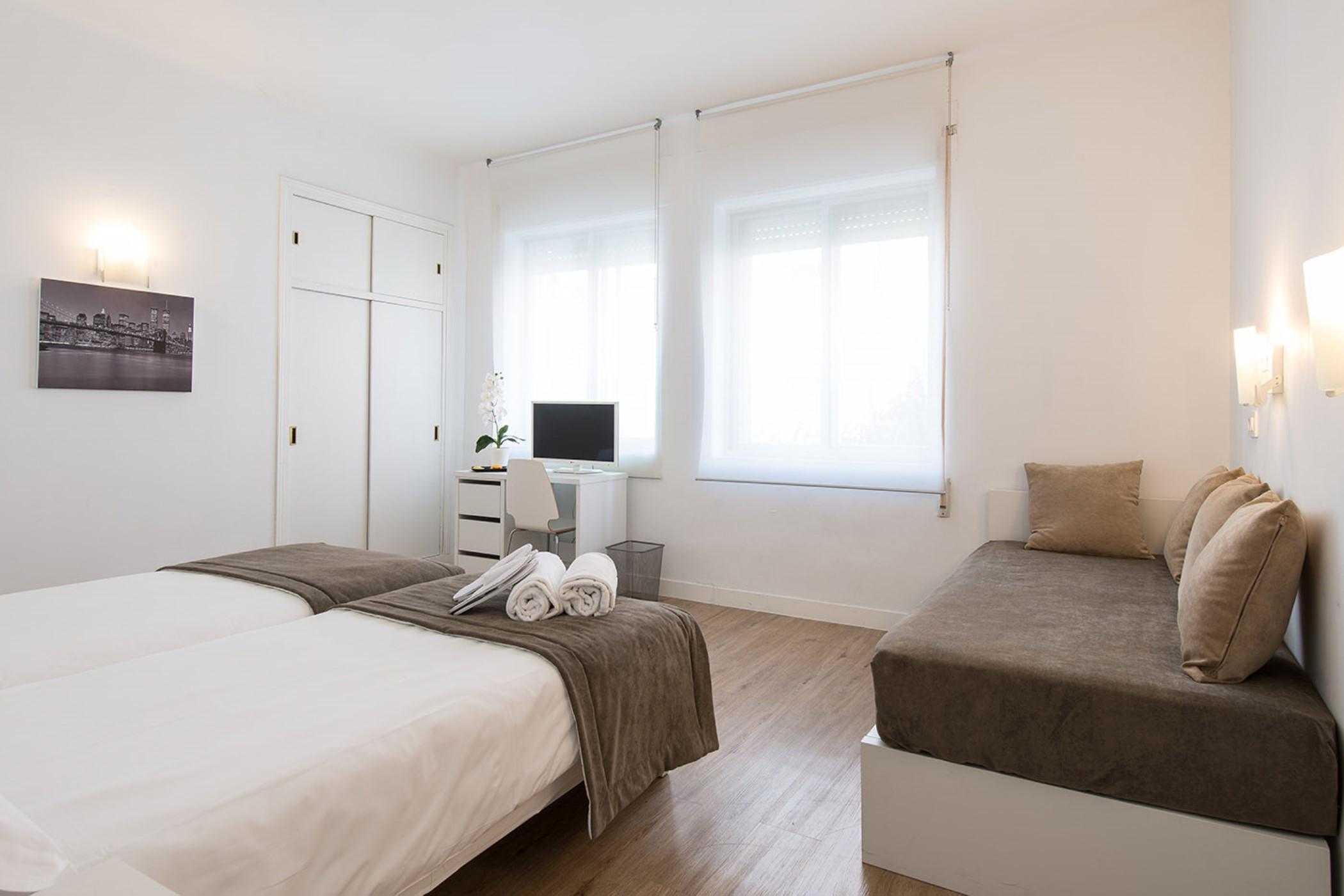 Neomagna Madrid Hotel Екстериор снимка