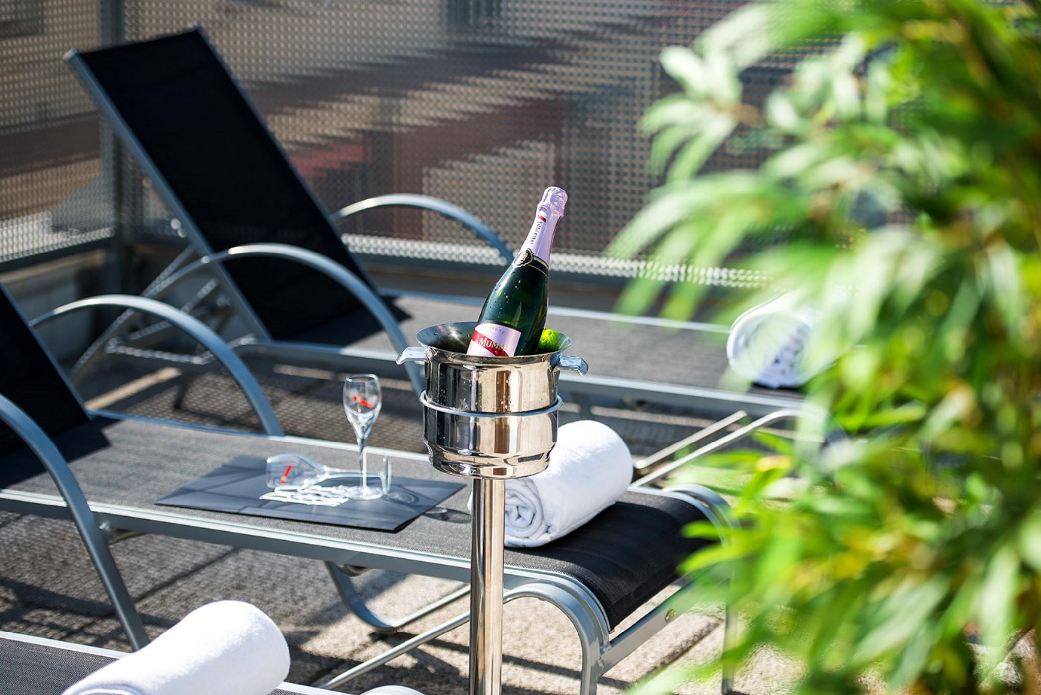 Neomagna Madrid Hotel Екстериор снимка