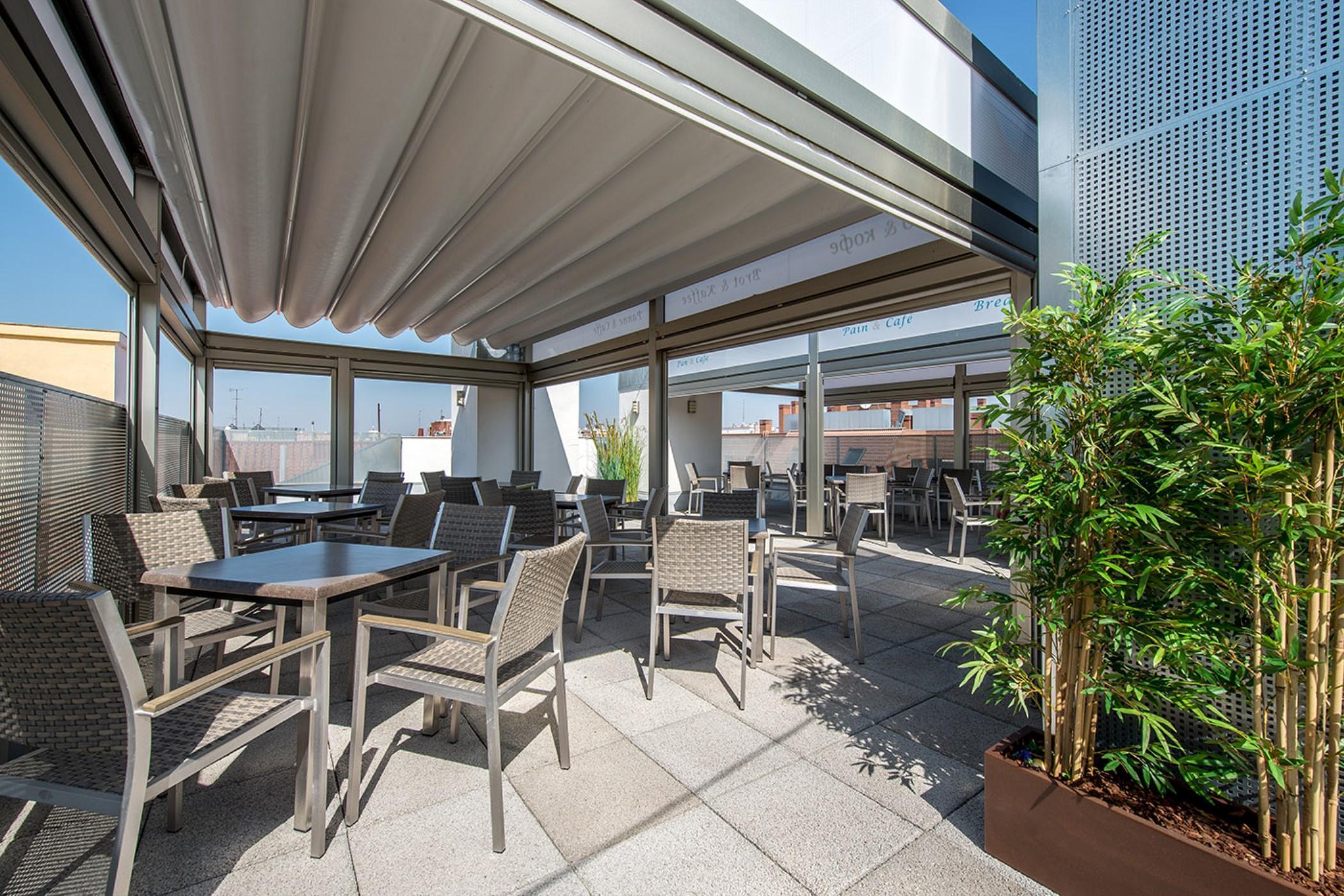 Neomagna Madrid Hotel Екстериор снимка