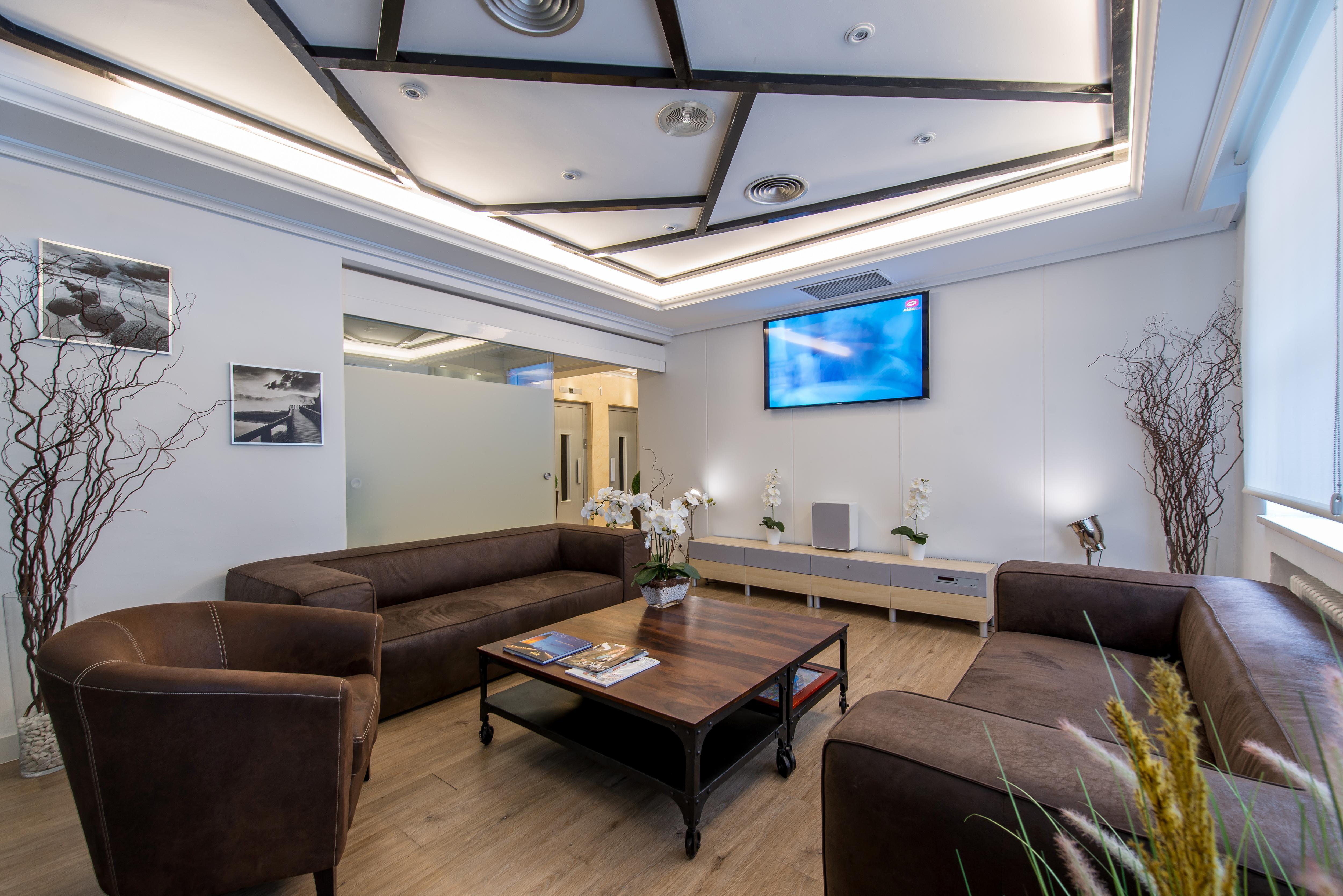 Neomagna Madrid Hotel Екстериор снимка