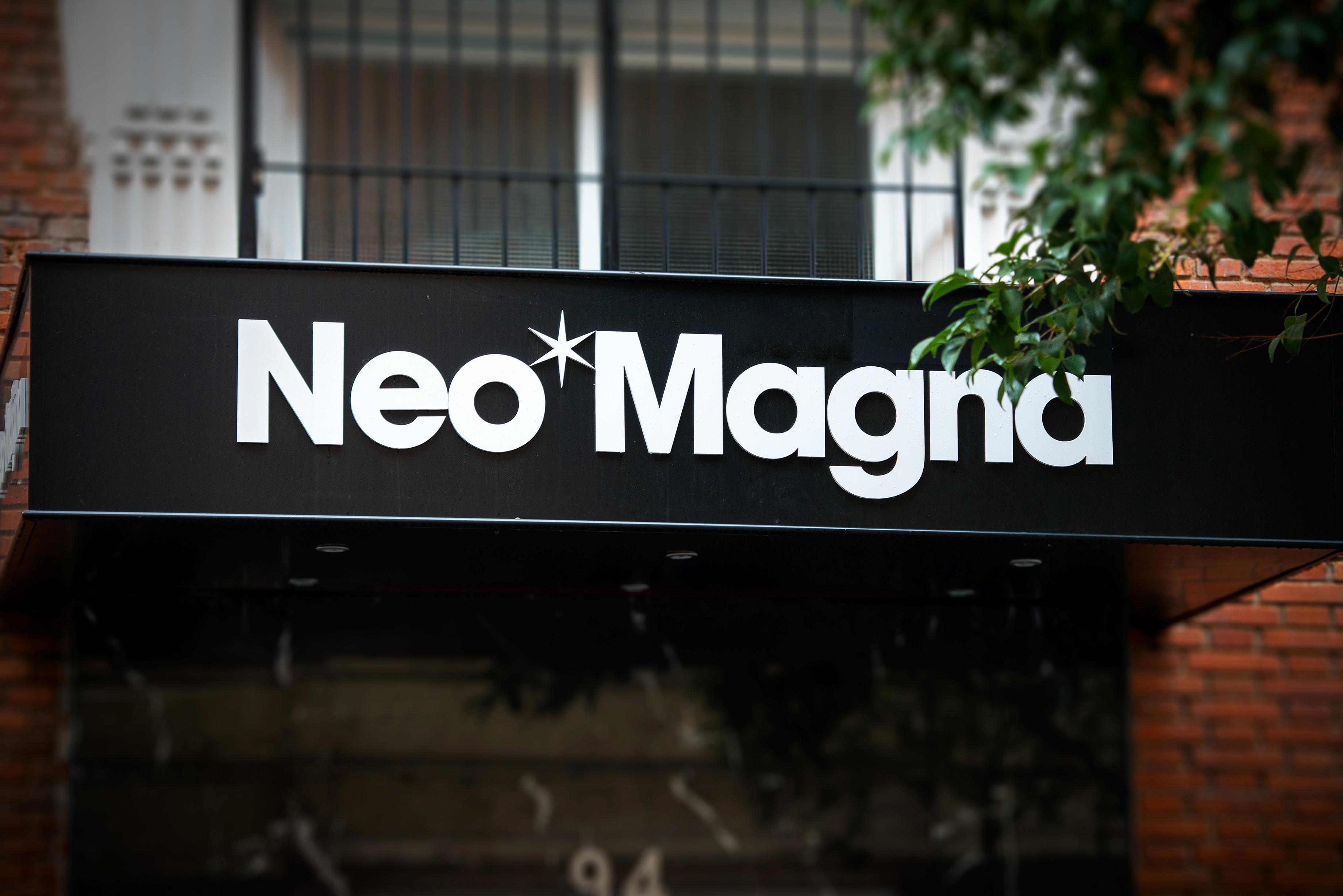 Neomagna Madrid Hotel Екстериор снимка