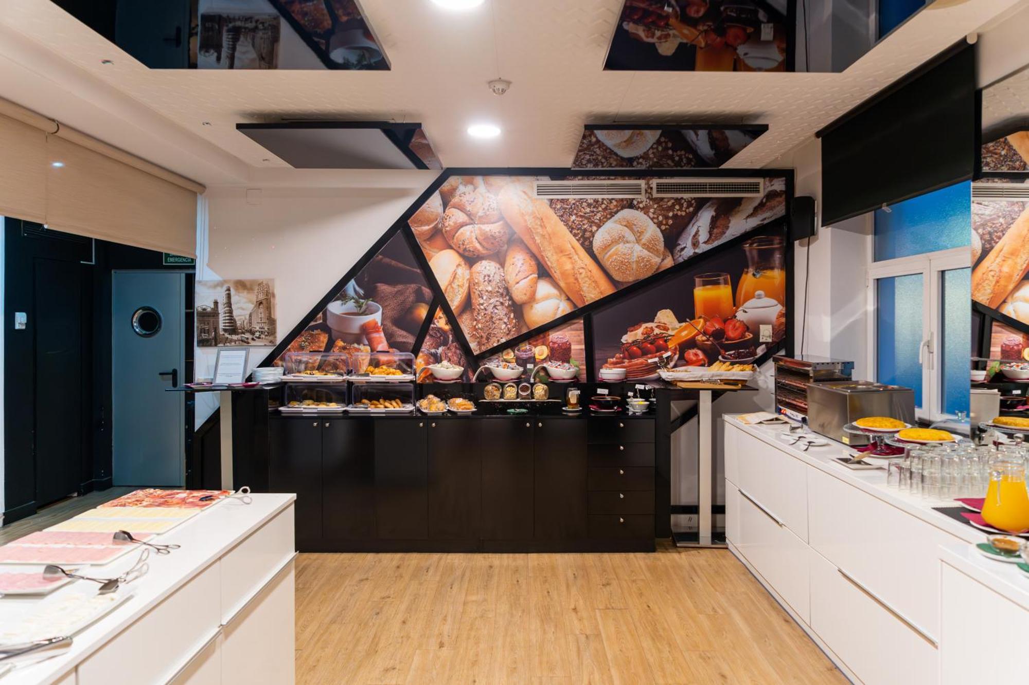 Neomagna Madrid Hotel Екстериор снимка