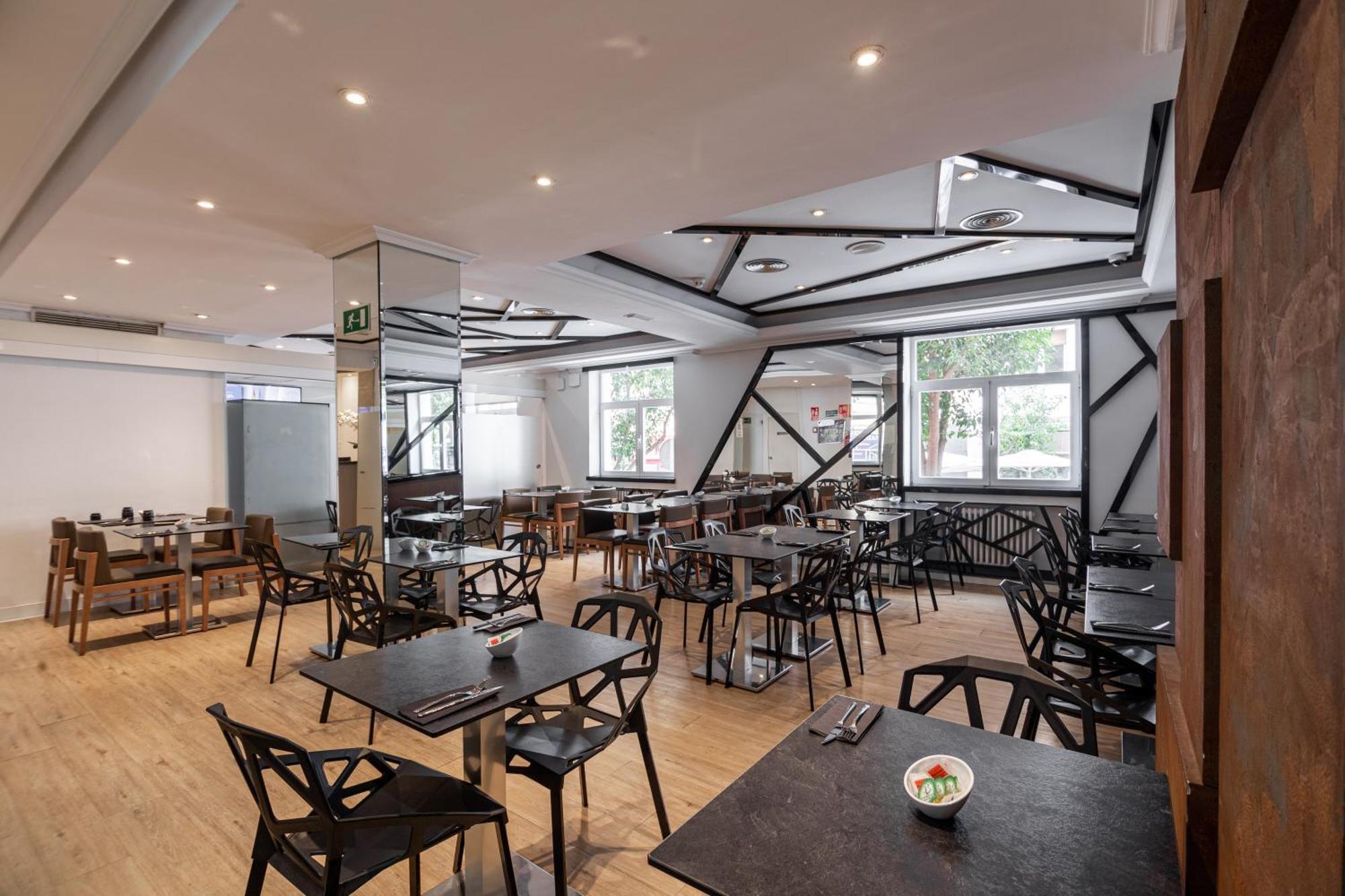 Neomagna Madrid Hotel Екстериор снимка